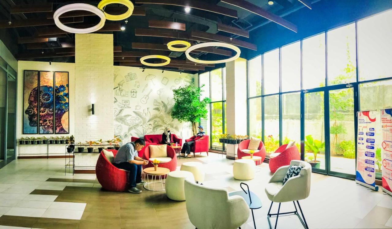Cordova Suites Semarang Exterior foto